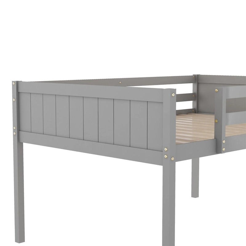 Cama tipo loft baja de madera de tamaño completo con escalera
